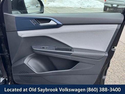 Used 2024 Volkswagen Taos SE image 27