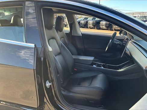 Used 2018 Tesla Model 3 Mid Range RWD image 8
