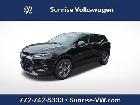 Used 2024 Chevrolet Blazer LT FWD image 1