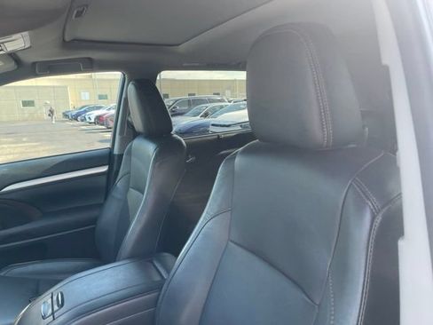 Used 2016 Toyota Highlander XLE AWD/4WD image 5
