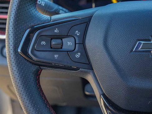 Used 2024 Chevrolet Trax RS w/ Sunroof Package image 14