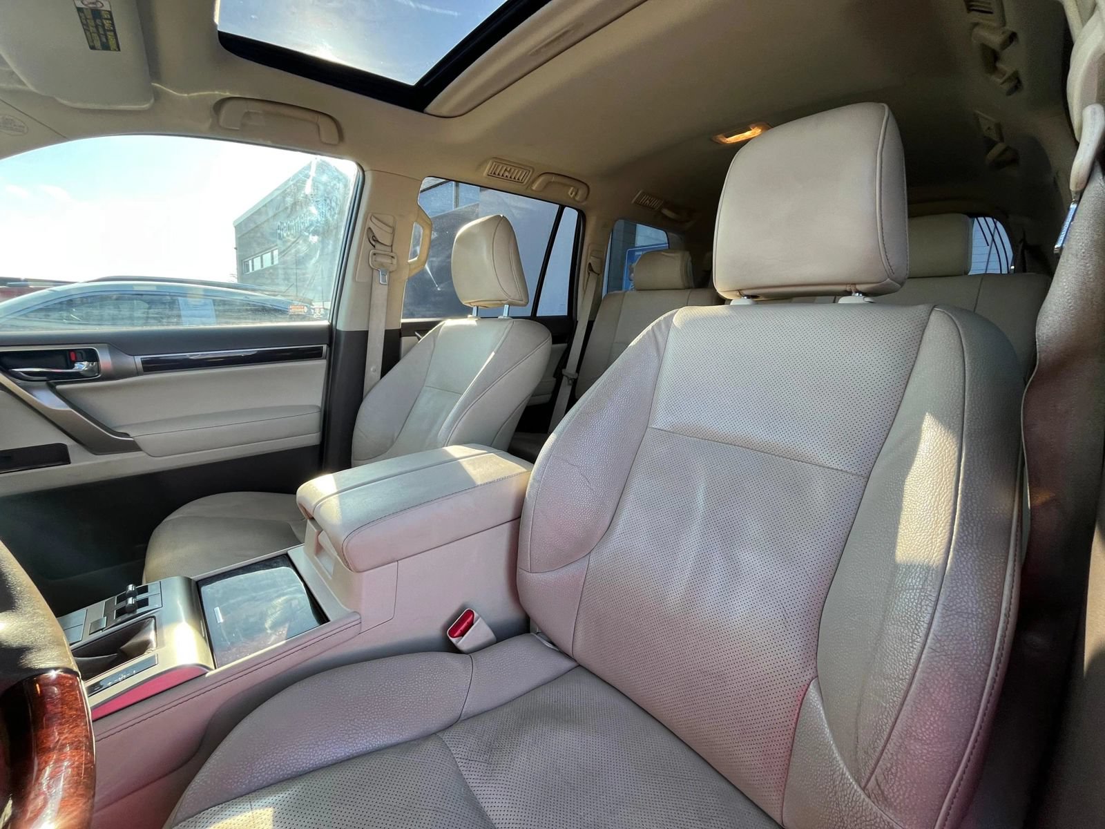 Used 2015 Lexus GX 460 w/ Premium Package AWD/4WD image 31