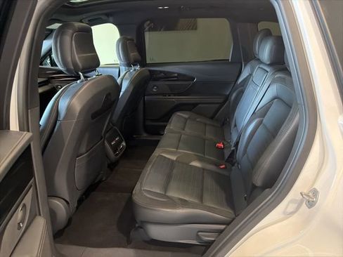 Used 2024 Lincoln Nautilus Reserve w/ Equipment Group 202A image 15