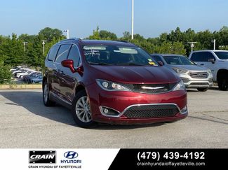 Used 2019 Chrysler Pacifica Touring-L FWD video 1