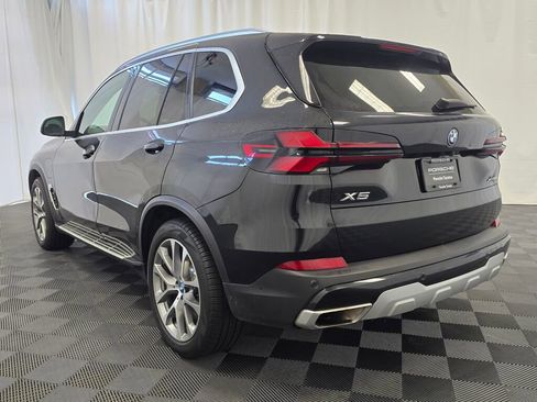 Used 2025 BMW X5 xDrive50e image 3