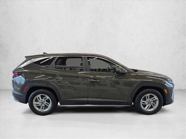 Used 2025 Hyundai Tucson SE FWD image 3