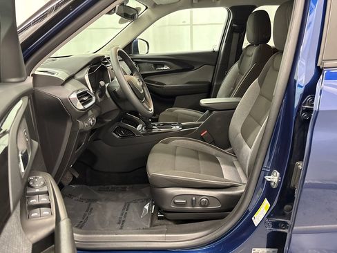 Used 2023 Chevrolet TrailBlazer LT AWD/4WD image 9