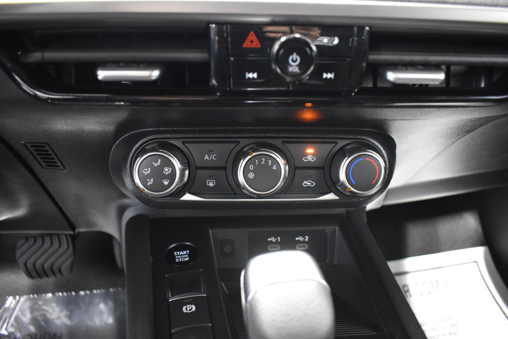 Certified 2025 Nissan Kicks SV FWD image 20