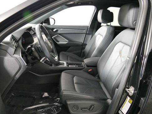 Used 2023 Audi Q3 2.0T Premium w/ Convenience Package AWD/4WD image 10