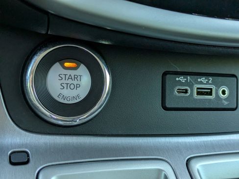 Used 2019 Nissan Murano S FWD image 21