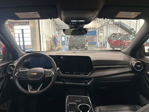 Used 2025 Chevrolet Equinox LT w/ Convenience Package II image 15