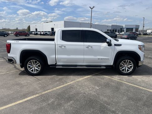 Used 2022 GMC Sierra 1500 SLT w/ SLT Premium Plus Package AWD/4WD image 7