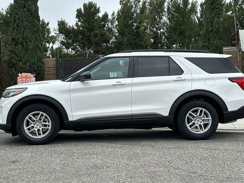 New 2026 Ford Explorer Active RWD image 7