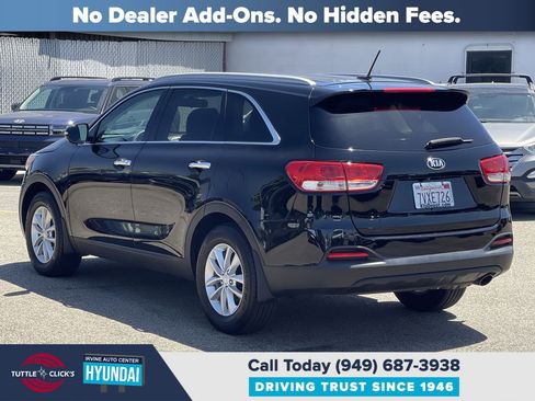 Used 2017 Kia Sorento FWD image 5