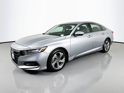 Used 2018 Honda Accord EX image 3