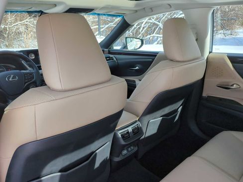 Used 2019 Lexus ES 350 image 18