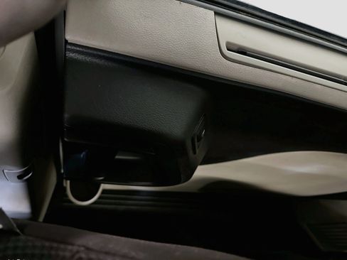 Used 2013 Dodge Grand Caravan SXT w/ Rear Park Assist Pkg FWD image 31
