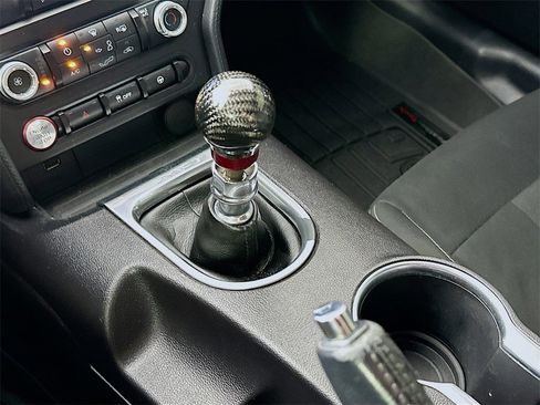 Used 2019 Ford Mustang EcoBoost image 19