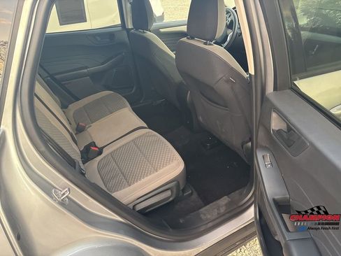 Used 2022 Ford Escape SE image 25
