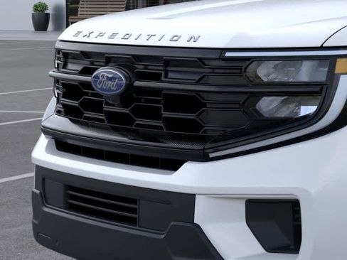 New 2025 Ford Expedition Max Active image 17