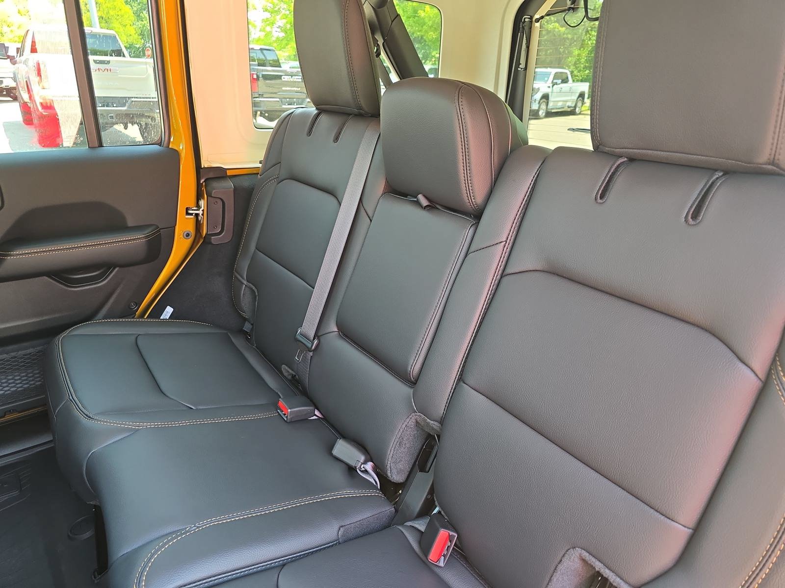 New 2026 Jeep Wrangler Unlimited Sahara AWD/4WD image 14