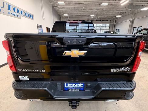 Used 2022 Chevrolet Silverado 1500 High Country w/ Z71 Off-Road Package image 6