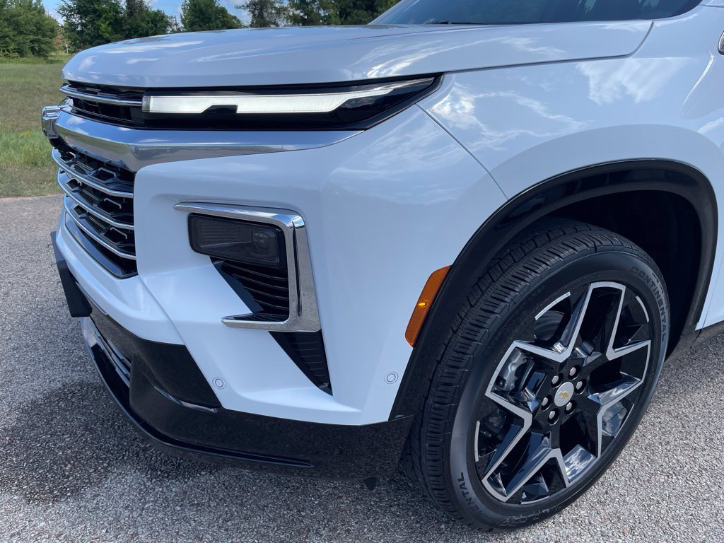 New 2026 Chevrolet Traverse High Country w/ LPO, Floor Liner Package FWD image 11