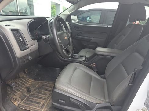Used 2019 Chevrolet Colorado W/T w/ WT Convenience Package RWD image 4