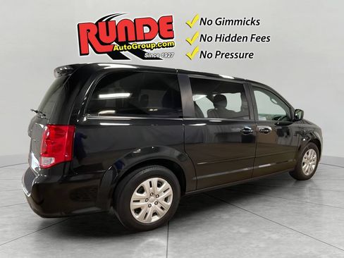 Used 2017 Dodge Grand Caravan SE FWD image 6