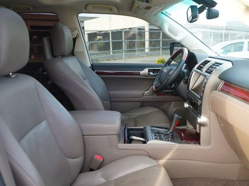 Used 2011 Lexus GX 460 Premium image 25