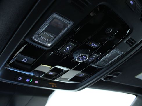 Used 2025 Cadillac Escalade V image 27