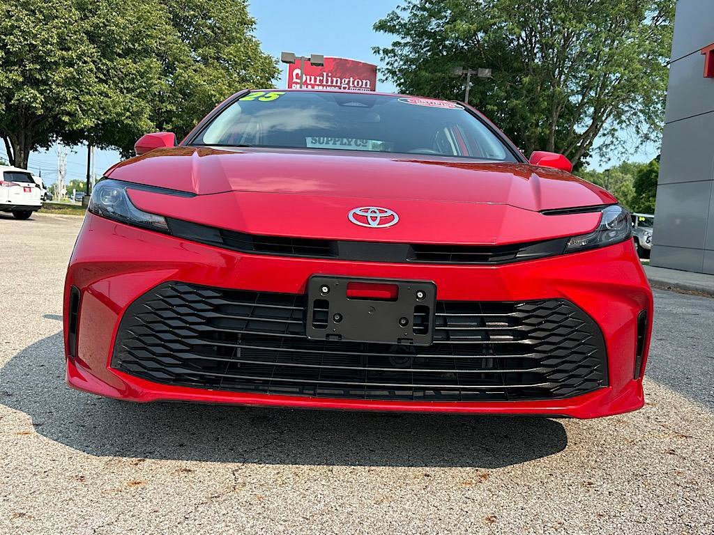Used 2025 Toyota Camry LE FWD image 8