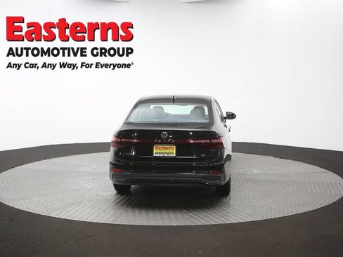 Used 2025 Volkswagen Jetta SE FWD image 36