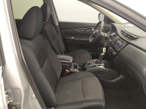 Used 2019 Nissan Rogue S w/ Special Edition Package FWD image 21