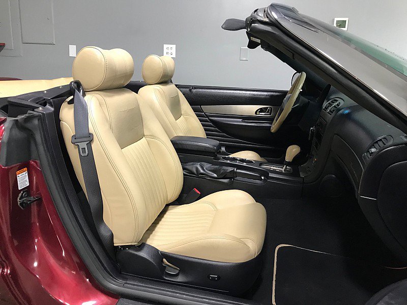 Used 2004 Ford Thunderbird RWD image 30
