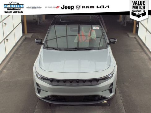 Used 2024 Jeep Wagoneer Launch Edition AWD/4WD image 5