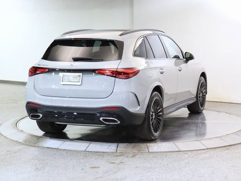 Used 2025 Mercedes-Benz GLC 350e 4MATIC image 13