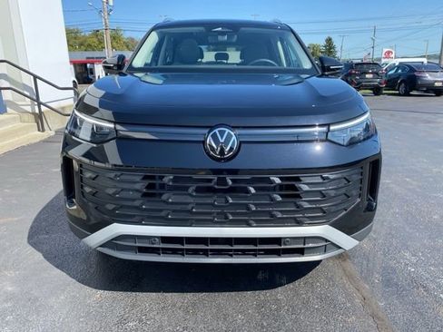 New 2025 Volkswagen Tiguan SE image 7