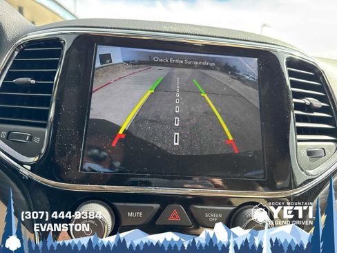 Used 2022 Jeep Grand Cherokee Laredo E image 30