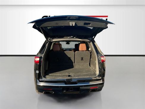 Used 2018 Chevrolet Traverse High Country w/ LPO, Cargo Package image 28