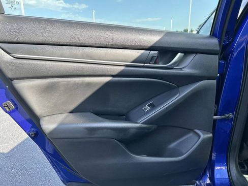 Used 2019 Honda Accord Sport image 12