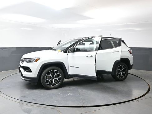 Used 2025 Jeep Compass Limited AWD/4WD image 56
