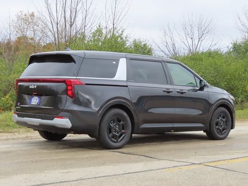 New 2026 Kia Carnival image 3