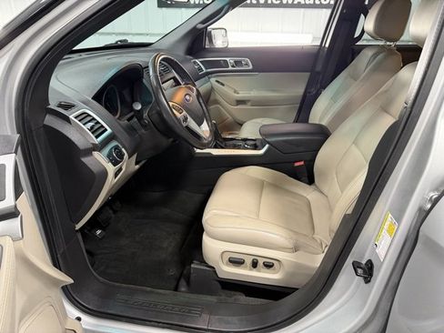 Used 2015 Ford Explorer XLT w/ Equipment Group 202B image 12