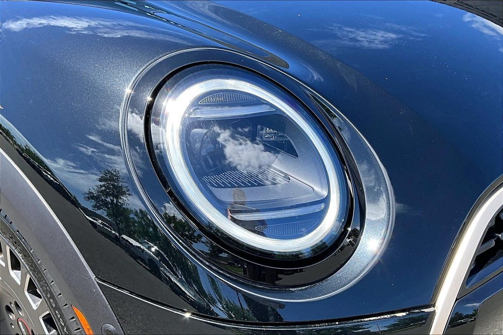 Used 2025 MINI Cooper 2-Door Hardtop FWD image 28