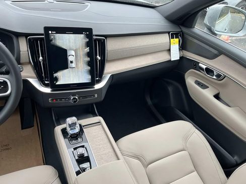 New 2026 Volvo XC90 T8 Plus image 15