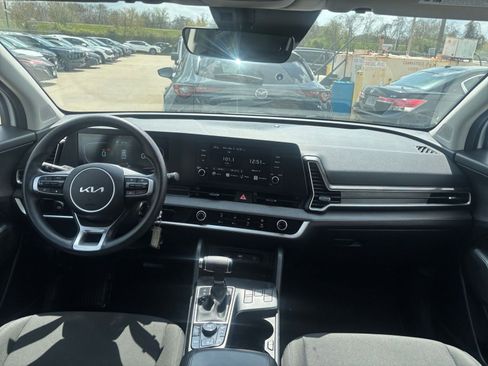 Used 2025 Kia Sportage LX image 32