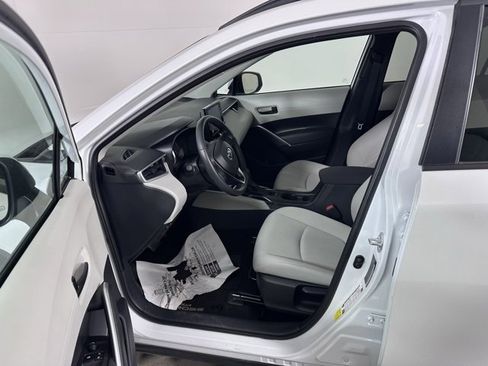 Used 2022 Toyota Corolla Cross LE image 20