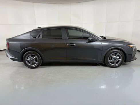 New 2026 Kia K4 LXS image 9