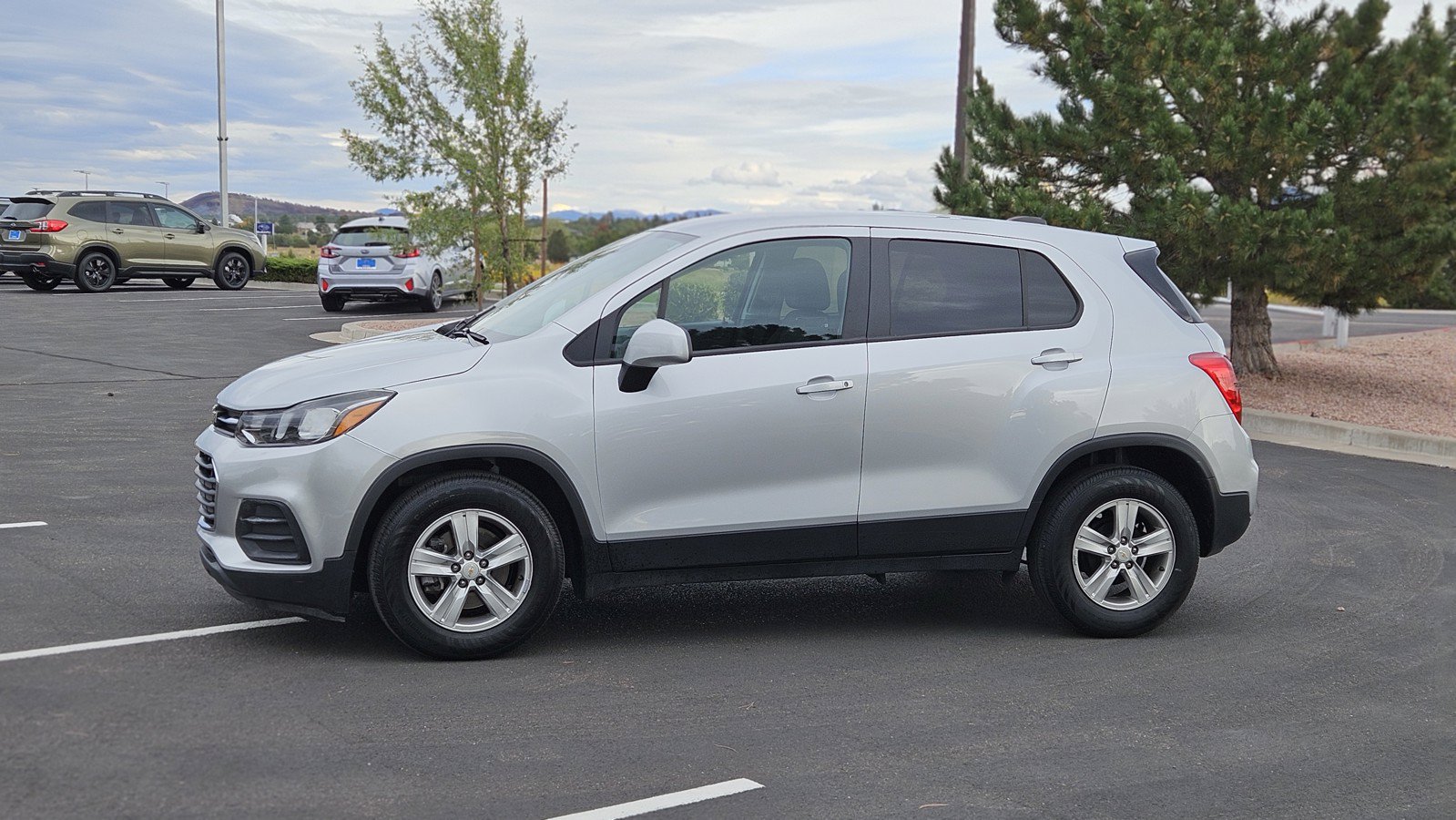 Used 2022 Chevrolet Trax LS w/ Tint and Cruise Package FWD image 23